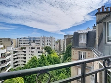 Rue Philibert Delorme - T3 de 68 m² au RDC - Professions libérales autorisées