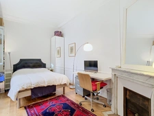 Rue Philibert Delorme - T3 de 68 m² au RDC - Professions libérales autorisées