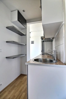 RUE FARADAY - 2 PIECES de 21,93 M² au sol 