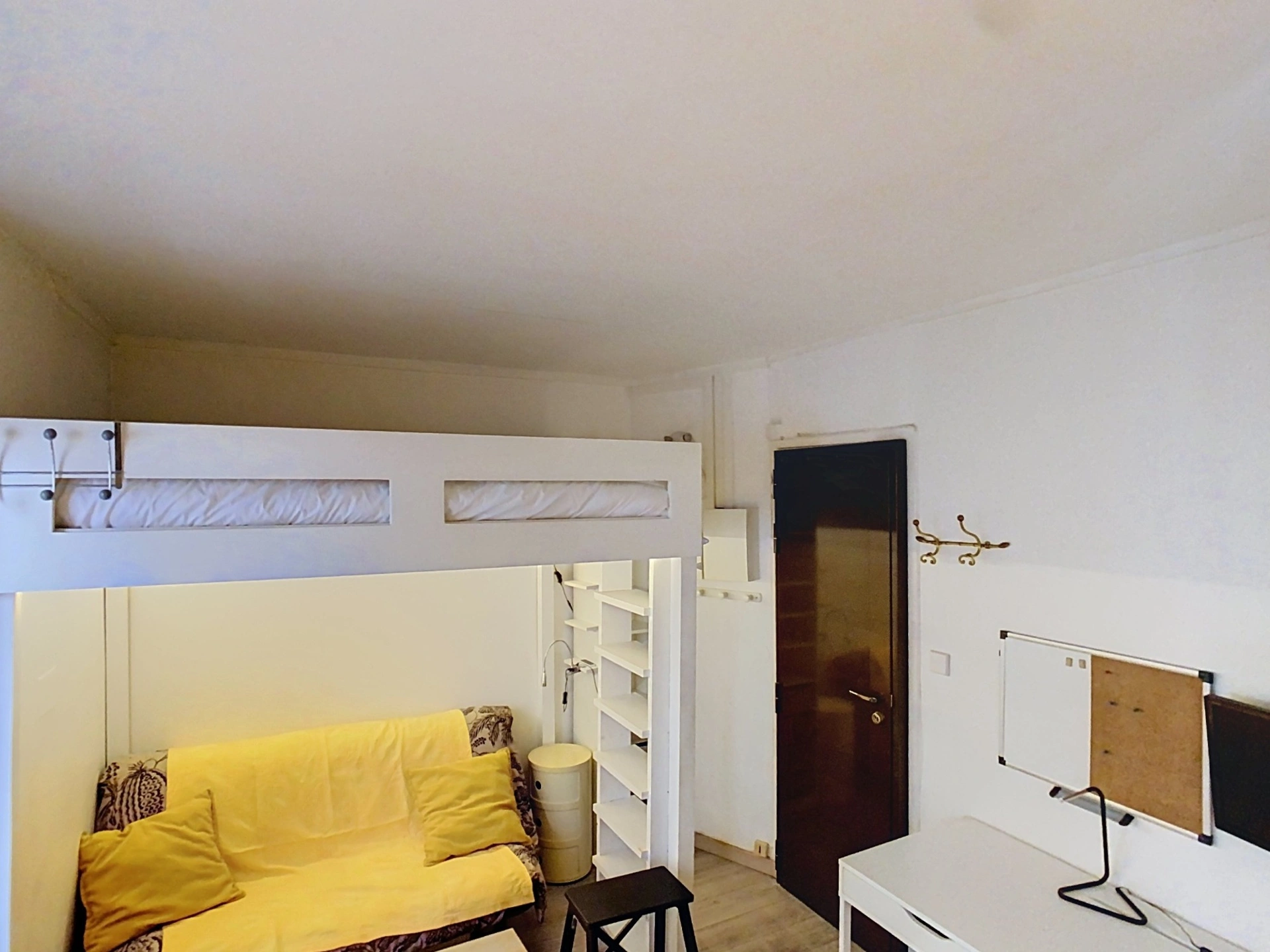 Appartement 1 pièce 15 m² · à Paris 7eme Arrondissement · 15 m² · 160 000 €