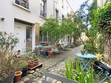 Rue des Haies - TRIPLEX de 3 pièces (1 chambre) de 60 m² dans passage privé