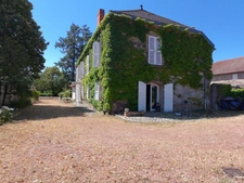 Propriete à vendre 8 pièces Proche de ROANNE (42)
