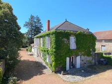Propriete à vendre 8 pièces Proche de ROANNE (42)