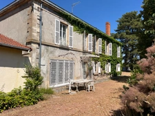 Propriete à vendre 8 pièces Proche de ROANNE (42)