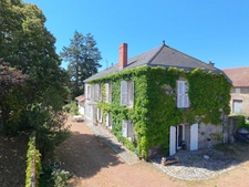 Propriete à vendre 8 pièces Proche de ROANNE (42)