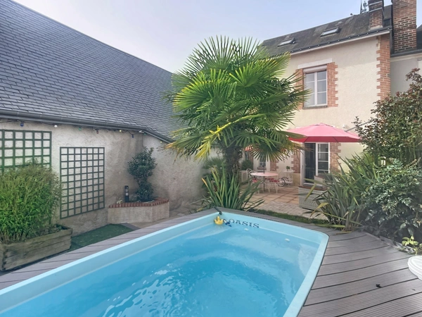 Indre et Loire -La Membrolle Sur Choisille -Maison de bourg 5 pieces et dépendance avec garage.