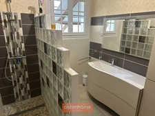 Villa avec piscine couverte, jardin clos autour avec puits pour environ 1800 M2