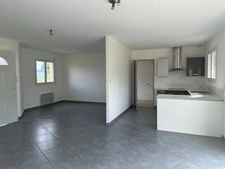  villa récente de 4 pièces plus 1 garage attenant sur un terrain clos de 2000 M2 environ