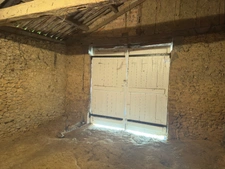 MAISON DE CARACTERE 250 M2 HABITABLES, GARAGE EN PIERRE 65 M2, HANGAR AGRICOLE 260 M2, JARDIN 5000 M2