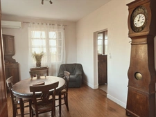 Maison à vendre 3 pièces, jardin avec puits de 690 M2, ateliers, garages.