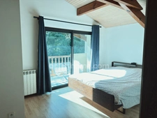  Maison d’architecte avec studio indépendant et vaste terrain boisé de 4 hectares