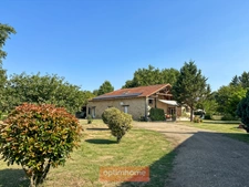 Authentique Landaise en pierres et colombages sur 17 000 M2 de terrain arboré.