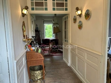 Maison de ville avec charme et caractère, spacieuse dépendance en pierre, jardin de 2000 M2.