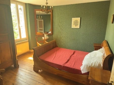 MAISON DE CARACTERE 250 M2 HABITABLES, GARAGE EN PIERRE 65 M2, HANGAR AGRICOLE 260 M2, JARDIN 5000 M2