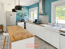 Maison rénovée pleine de charme et de caractère sur son parc boisé d'environ 3 hectares