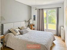 Maison rénovée pleine de charme et de caractère sur son parc boisé d'environ 3 hectares
