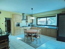  Maison d’architecte avec studio indépendant et vaste terrain boisé de 4 hectares