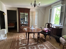 Maison de ville avec charme et caractère, spacieuse dépendance en pierre, jardin de 2000 M2.