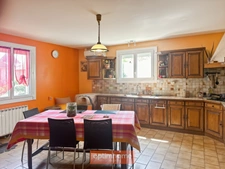 Maison plain-pied 125 M2 habitables, sur sous sol total, proximité tous commerces