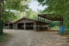  Maison d’architecte avec studio indépendant et vaste terrain boisé de 4 hectares