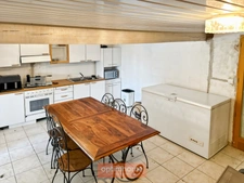 Authentique maison Landaise en pierre avec piscine couverte, dépendances et jardin