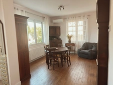 Maison à vendre 3 pièces, jardin avec puits de 690 M2, ateliers, garages.
