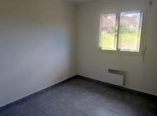  villa récente de 4 pièces plus 1 garage attenant sur un terrain clos de 2000 M2 environ