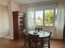 Maison à vendre 3 pièces, jardin avec puits de 690 M2, ateliers, garages.