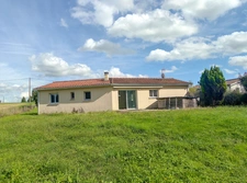  villa récente de 4 pièces plus 1 garage attenant sur un terrain clos de 2000 M2 environ
