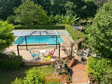 Villa T4 avec piscine couverte, jardin clos autour pour environ 1800 M2