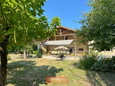 Authentique Landaise en pierres et colombages sur 17 000 M2 de terrain arboré.