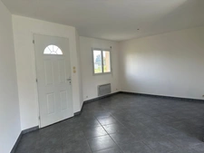  villa récente de 4 pièces plus 1 garage attenant sur un terrain clos de 2000 M2 environ