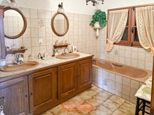 Authentique Landaise de caractère, 316 m² habitables sur 8000 M2. Cadre paisible