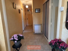 Villa avec piscine couverte, jardin clos autour avec puits pour environ 1800 M2