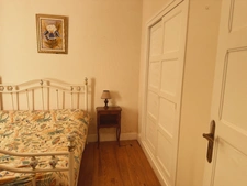 Maison à vendre 3 pièces, jardin avec puits de 690 M2, ateliers, garages.