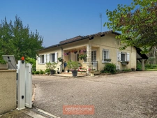Villa T4 avec piscine couverte, jardin clos autour pour environ 1800 M2