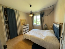 Belle villa traditionnelle avec piscine, terrasse couverte avec barbecue, garage et jardin arborée de 5500 M2