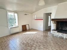 Dans Maison de village, appartement 4/5 pièces, terrasse, garage et cave