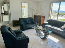 Maison familiale avec piscine, vue panoramique et cadre privilégié