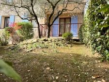 Vivre le charme de Gréoux les Bains : Appartement 5 pièces en rez de jardin