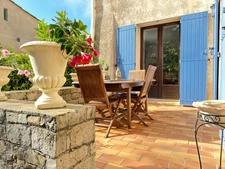 Vivre le charme de Gréoux les Bains : Appartement 5 pièces en rez de jardin