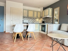 Appartement 2 pièces avec terrasse et parking privé– Investissement locatif sécurisé à Gréoux-les-Bains