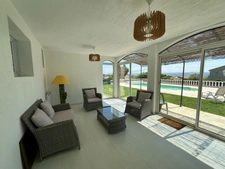 Maison familiale avec piscine, vue panoramique et cadre privilégié