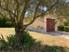 Maison familiale avec beau terrain à Vinon-sur-Verdon – proximité Verdon et commodités à pied