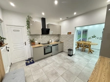 MAISON ENTIEREMENT RENOVEE GARE A PIED 