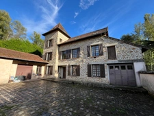 297 m2 habitables sur terrain de 9000 m2 
