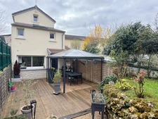 MAISON AVEC GARAGE GARE A PIED 