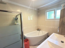 Maison à vendre 6 pièces avec sous-sol total