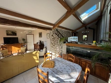 MAISON EN PIERRES MEULIERES AVEC SOUS-SOL TOTAL, 4 CHAMBRES