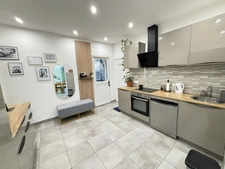 MAISON ENTIEREMENT RENOVEE GARE A PIED 
